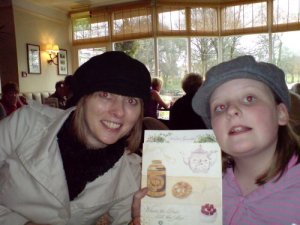 12b333c7ccf753c2428b22eab5cf5700 Debbie and her Daughter Amber